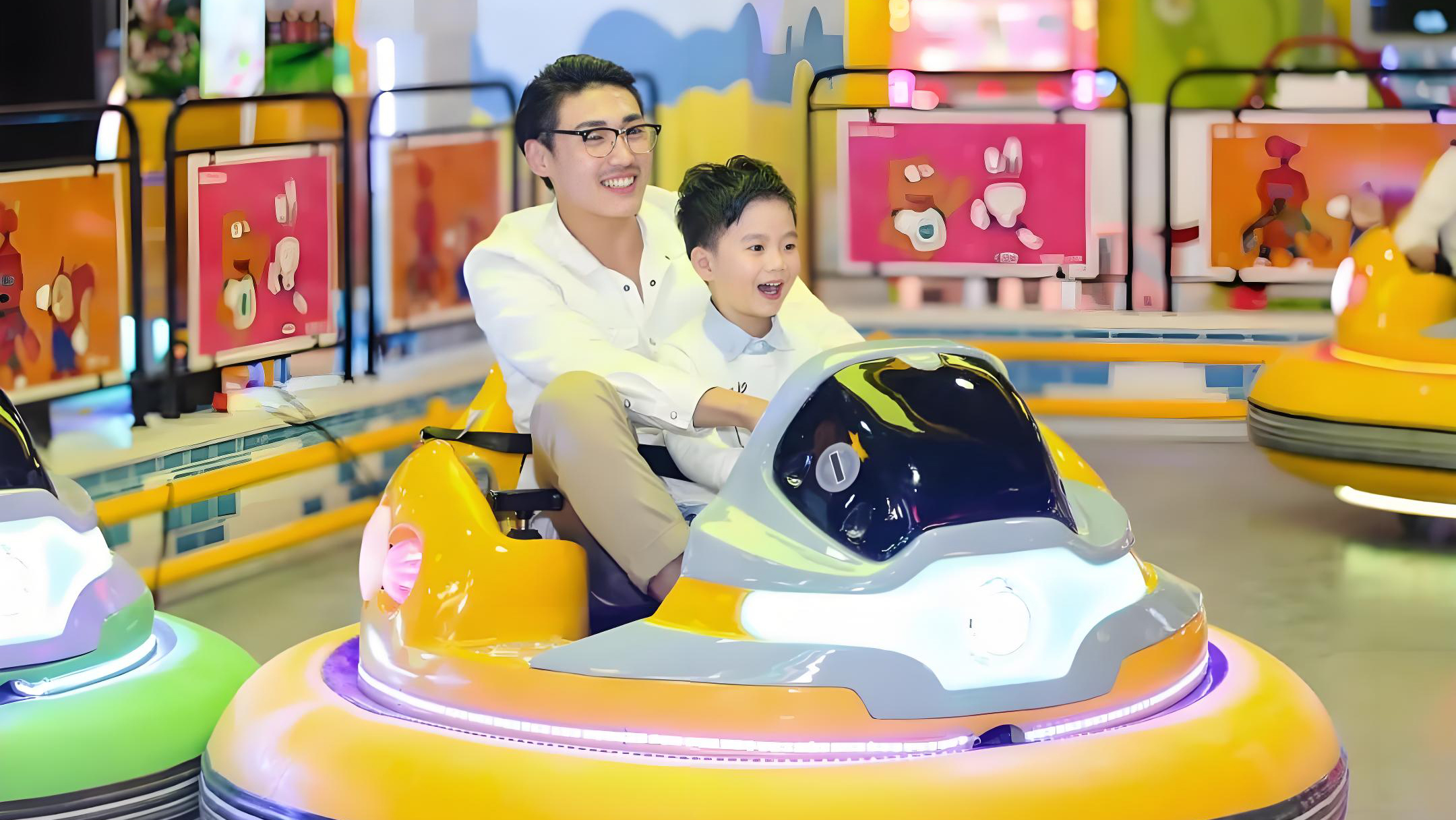 亲子碰碰车